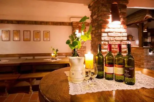 Gostišče - Guest house STARI HRAST