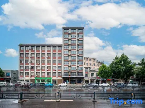 Yipai Chain Hotel (Qi County Bus Station)