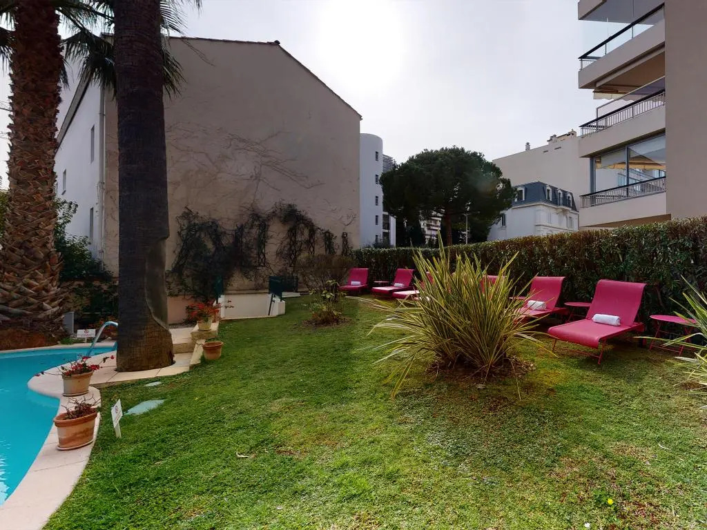 Sun Riviera Hotel