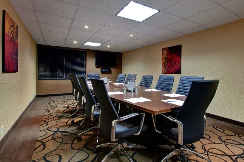 Holiday Inn Express Hotel & Suites Chatham South by IHG