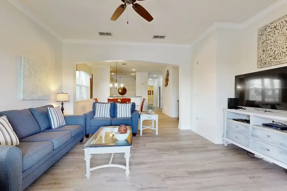 Second Floor, Dog-friendly Condo With Shared Pool, High-speed Wifi, & Central AC