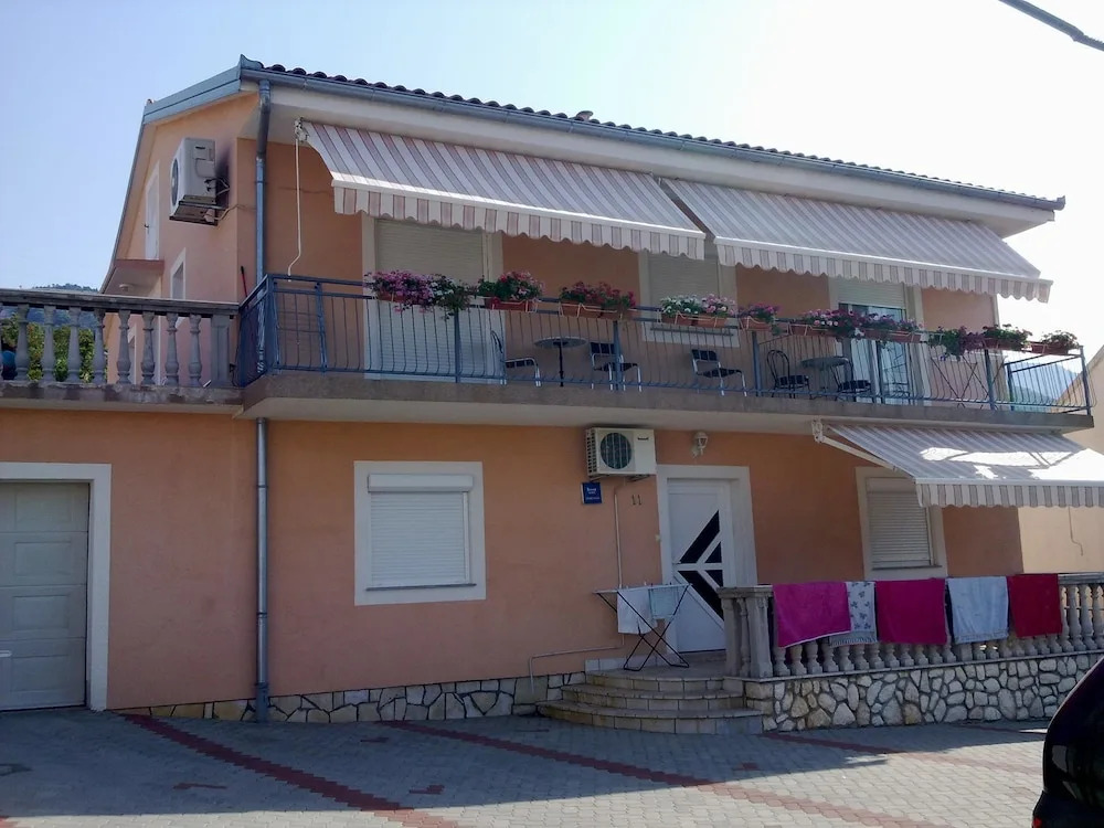 Apartments Bionda Senj