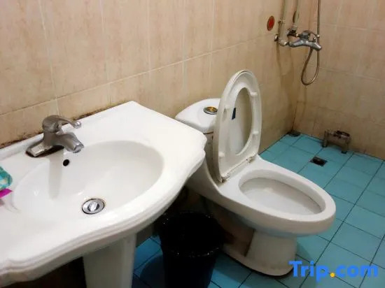 Qiaofeng Hostel