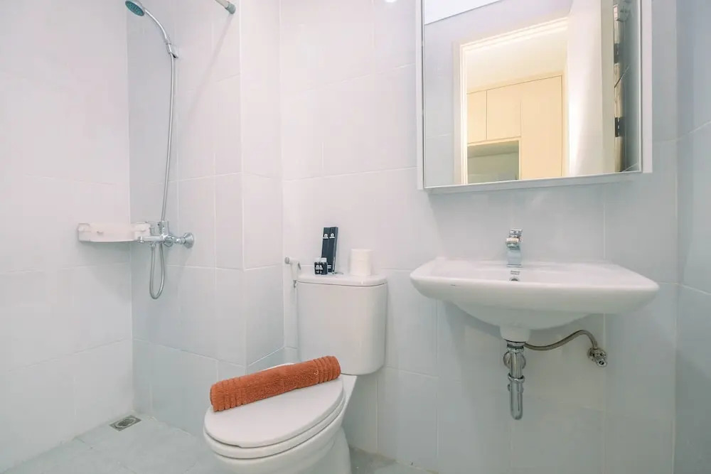 Minimalist and Cozy 1BR Patraland Urbano Apartment By Travelio