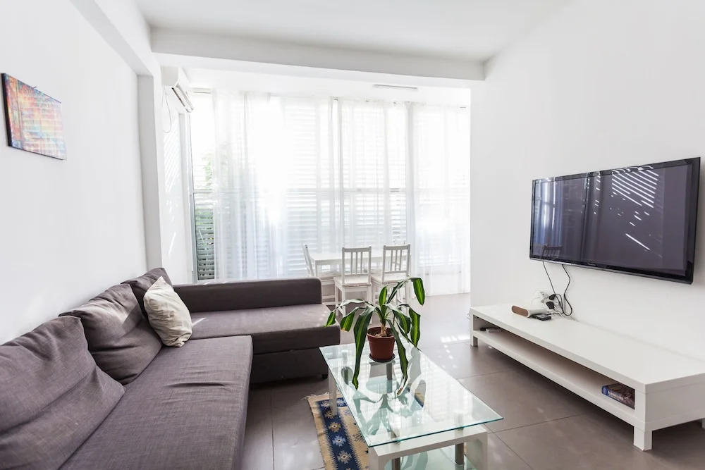 Port 2 Bedroom with 2 showers apartment