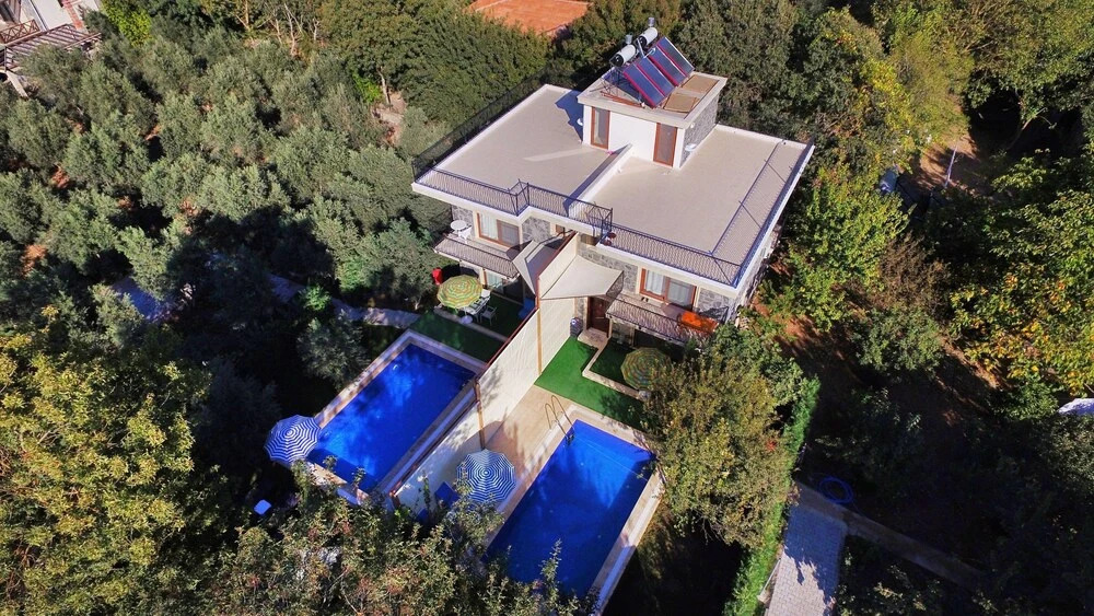Villa Hakan 1 by Helaltatilvillari