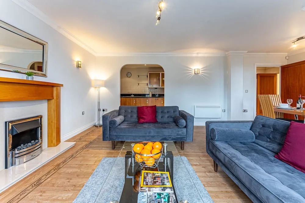 Celador Apartments - Riverside House Serviced Apartments