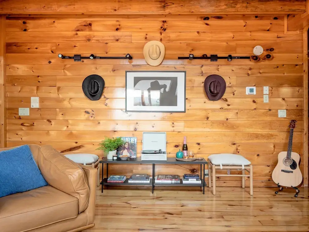 Cades Cove by Avantstay Treetop Haven in Smokey Mountains w/ Hot Tub, Game Room & Home Theatre