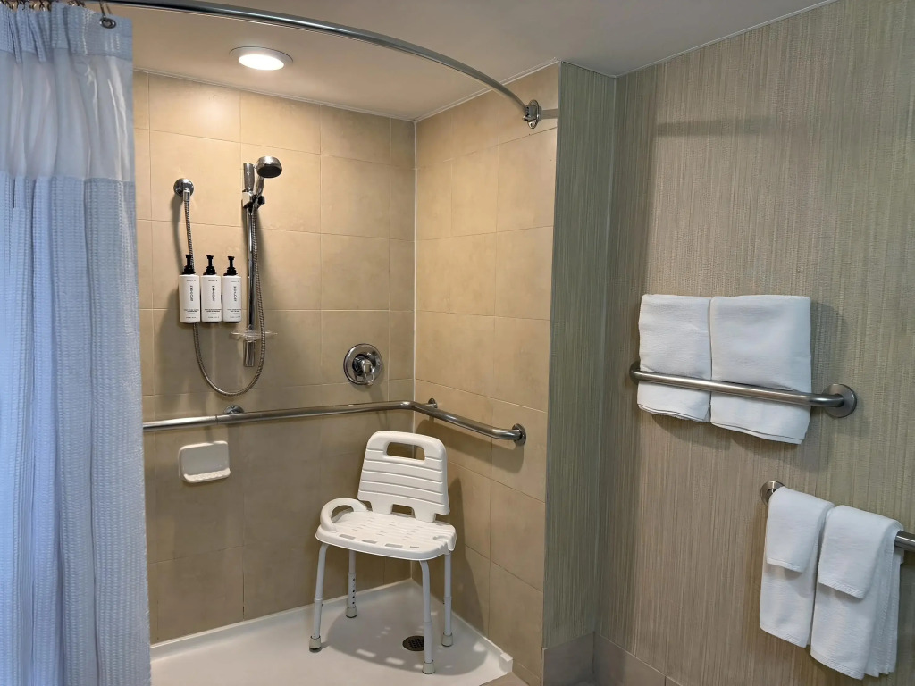 Crowne Plaza Newark Airport by IHG