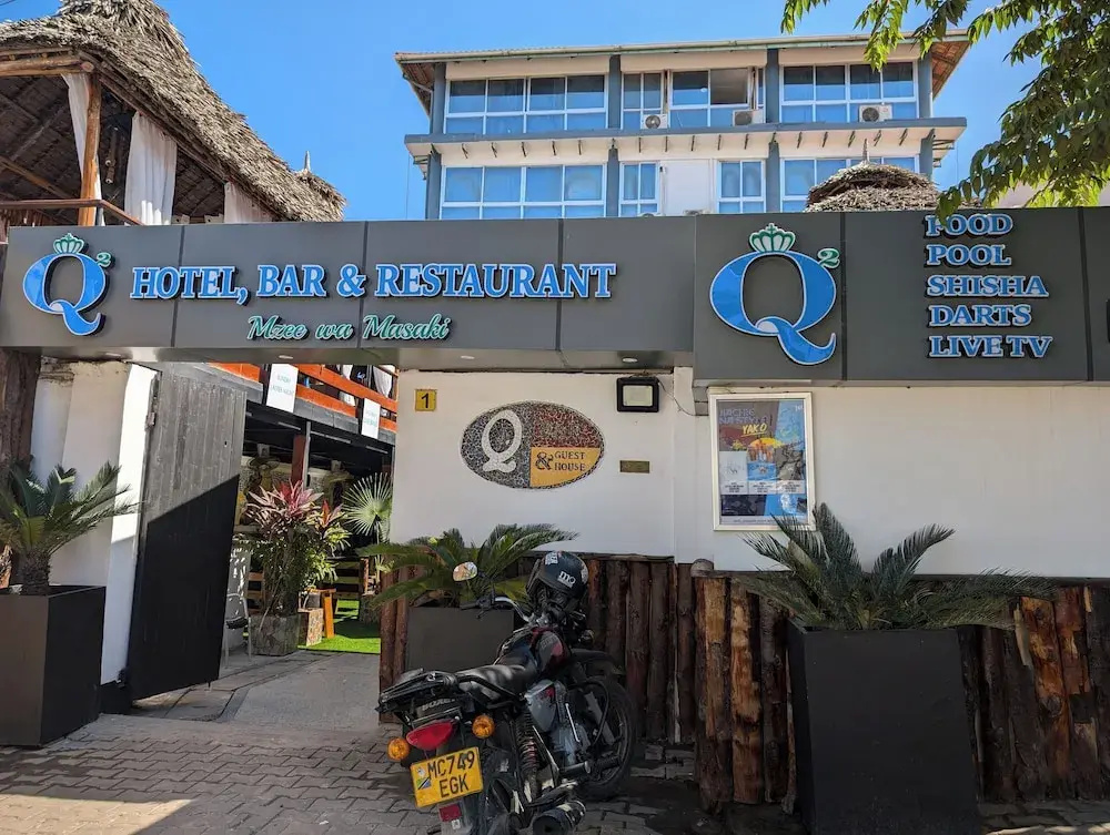 Q2 Bar & Guesthouse