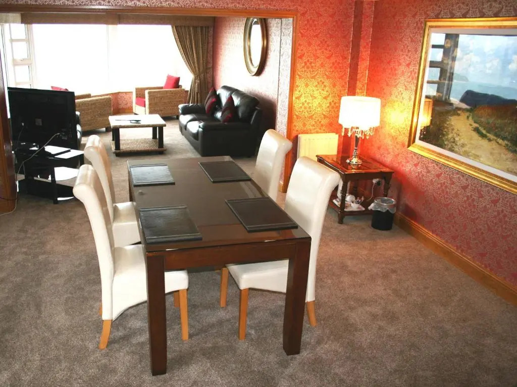 Royal Court Hotel