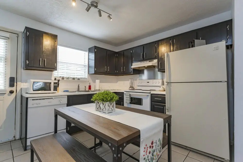 Cozy 2BD Nashville Home Close to Restaurants