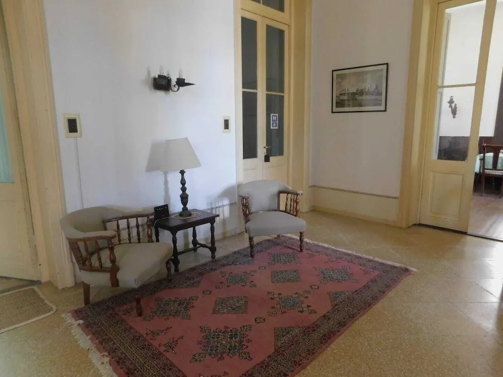 Viejo Hotel Solis