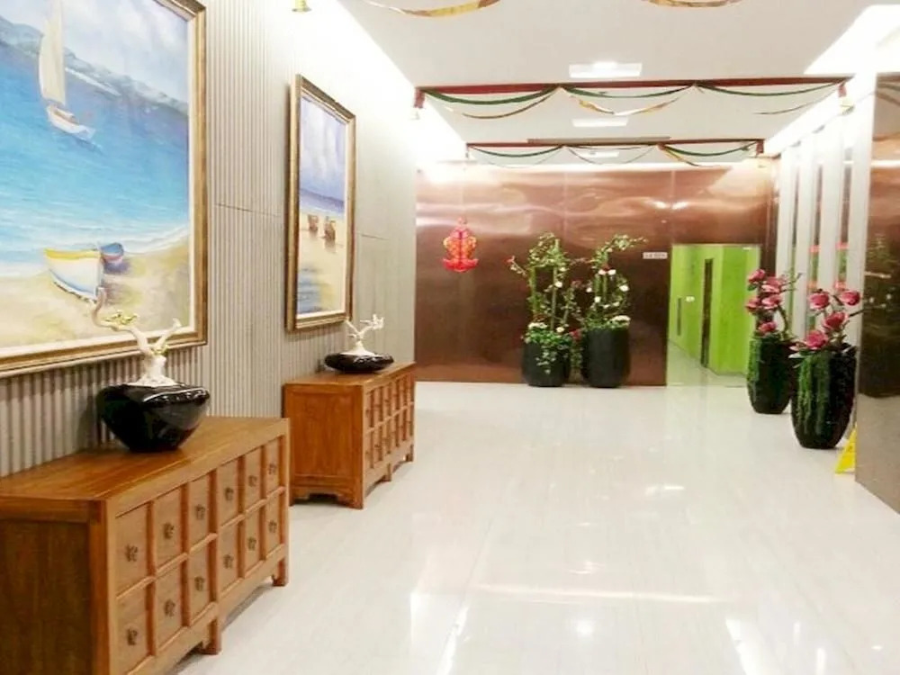 Sailing Hotel