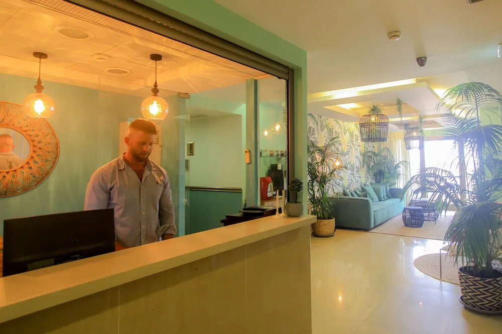 BayWatch Hotel