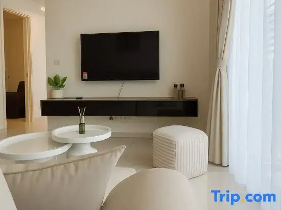 The M @ Medini Macrolink