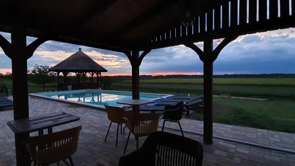 Tisza White House
