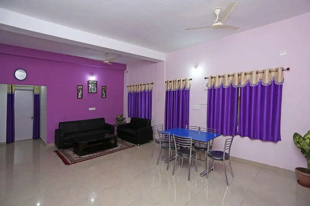OYO 9345 Aditya Home