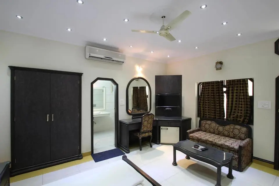 Hotel Naveen Deluxe