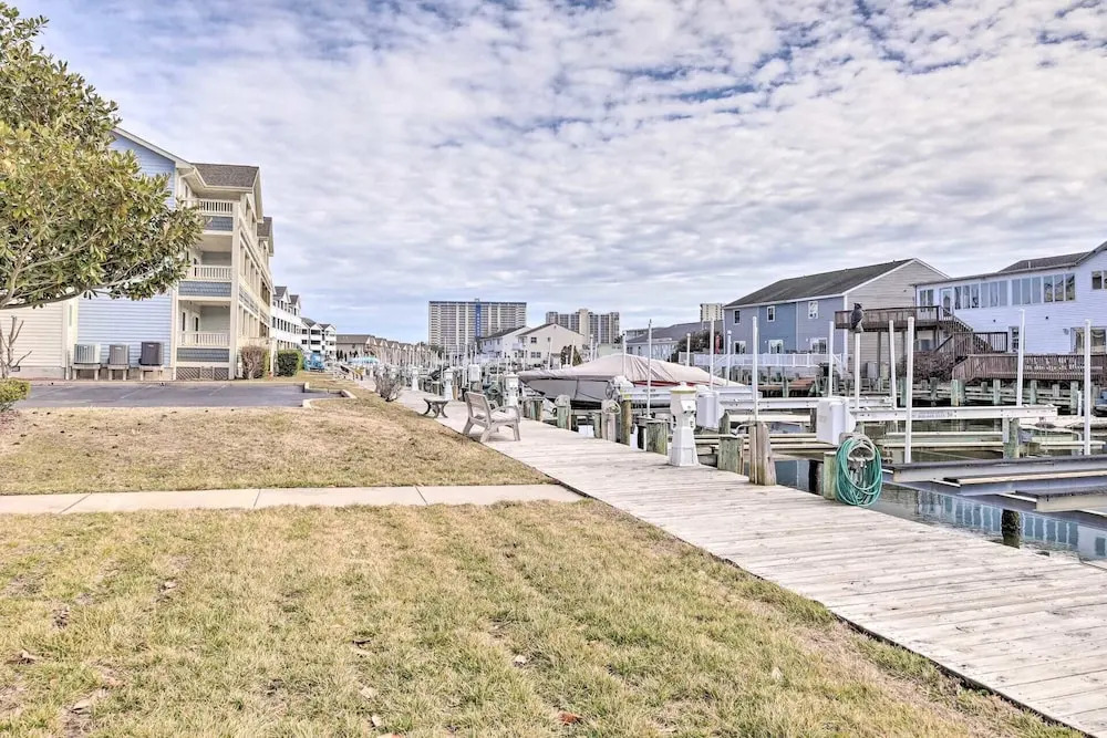 1/2 Mi to Ocean City Beach! Poolside Retreat