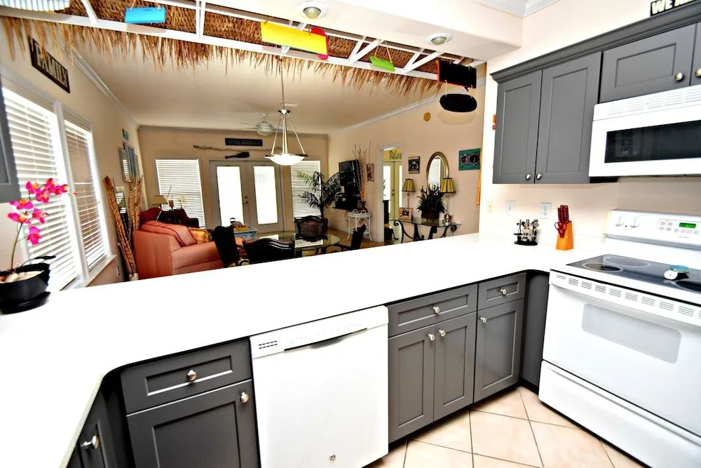 Spinnaker Pointe 1B by RedAwning