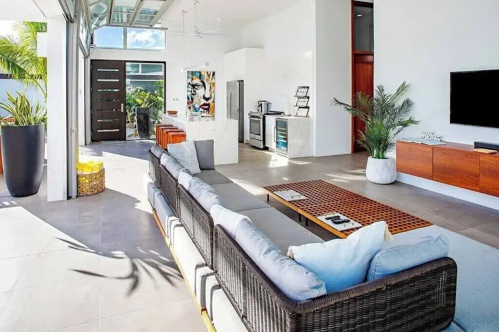 New Seaside Vacation Villa With Hotel Amenities v9
