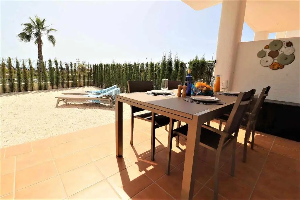 Casa de Femmie apartamento de lujo terraza jardín y piscina comunitaria