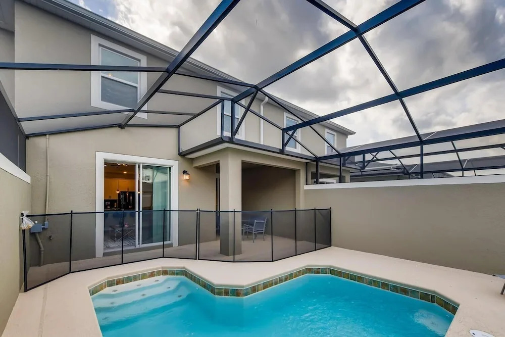 4321 QS - Magical Haven Townhome w/ Pool