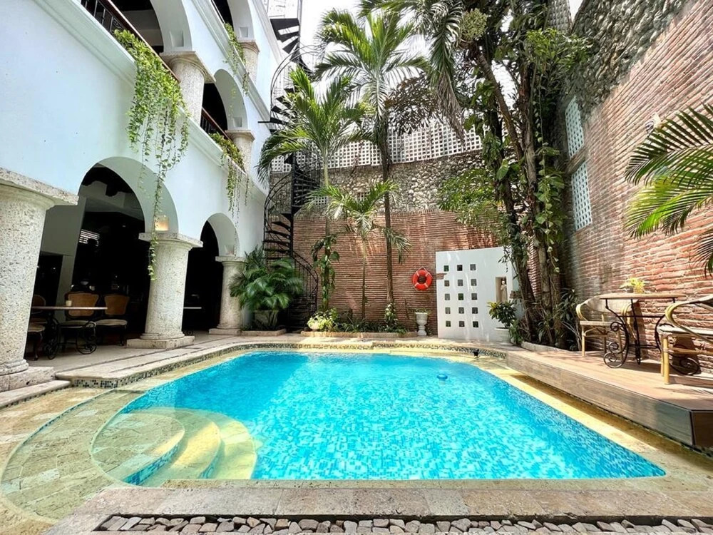 8aps-4 Luxury House in the Historic Center With Pool Air Conditioning and Wifi