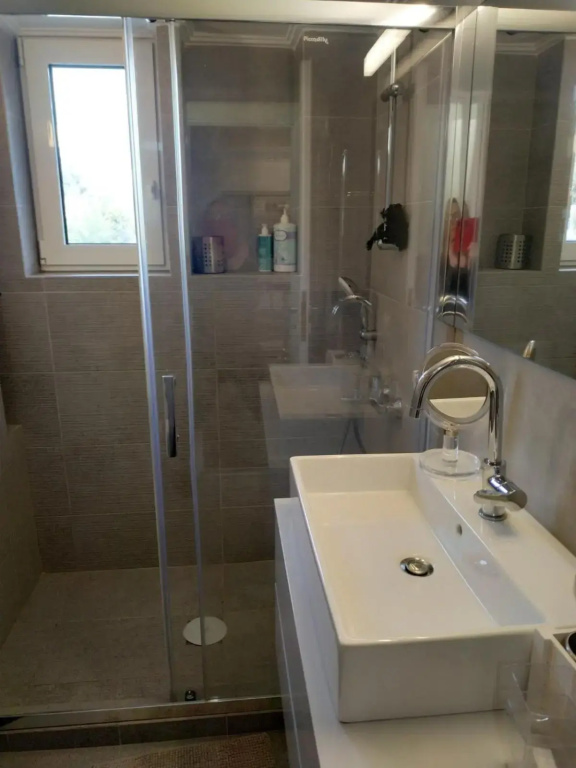 Fully renovated, family-friendly apartment, next to a huge green park, in Athens center