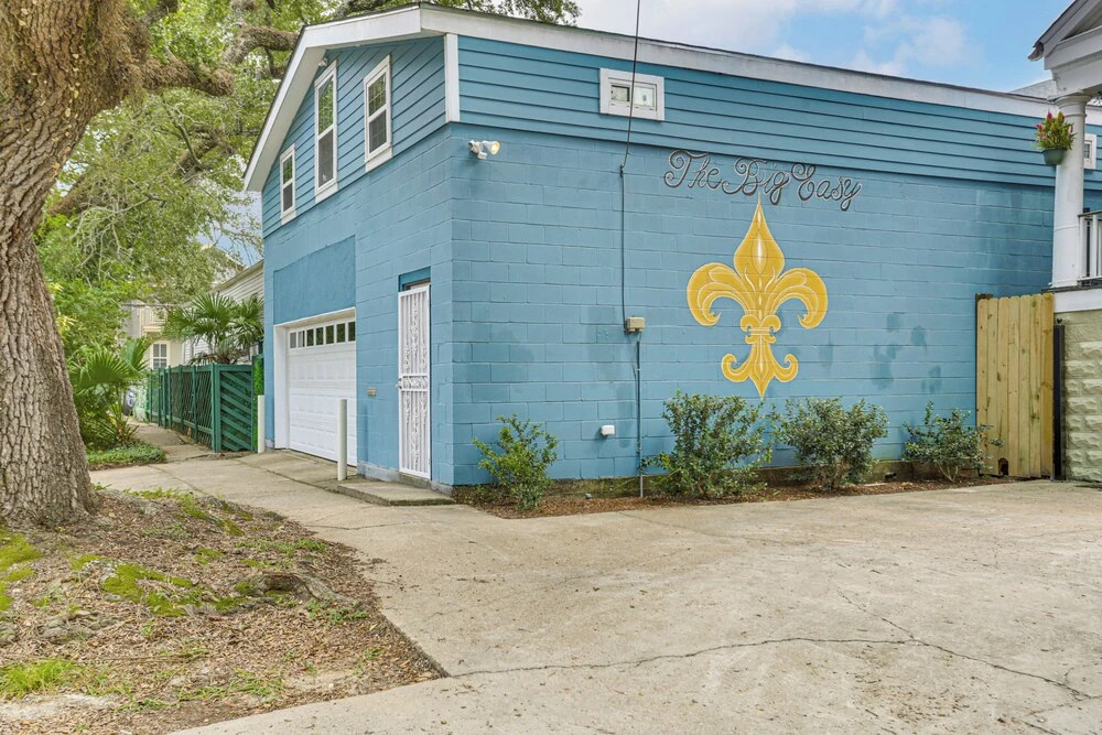 Historic Home + Carriage House in Mid-city Nola