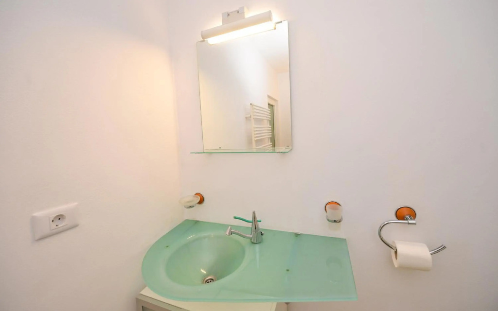 Prime Central Location & Cozy Comfort: Apartments near Sala Palatului