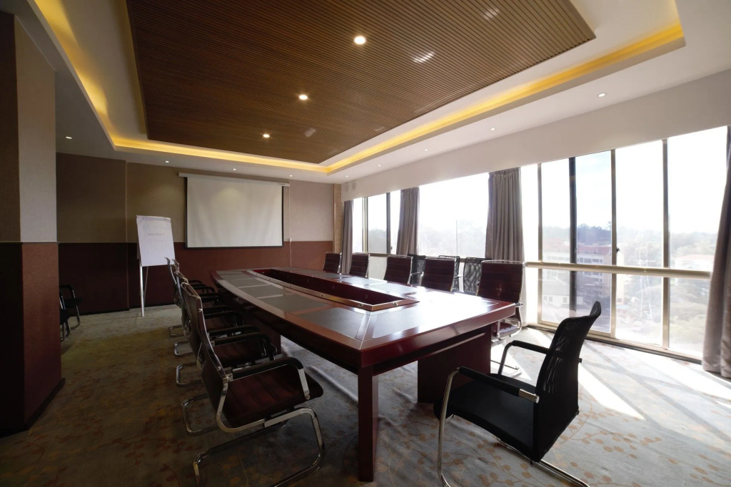 Swiss Lenana Mount Hotel
