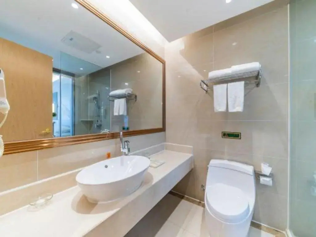 Vienna Hotel (Foshan jiujiang xinji plaza store)