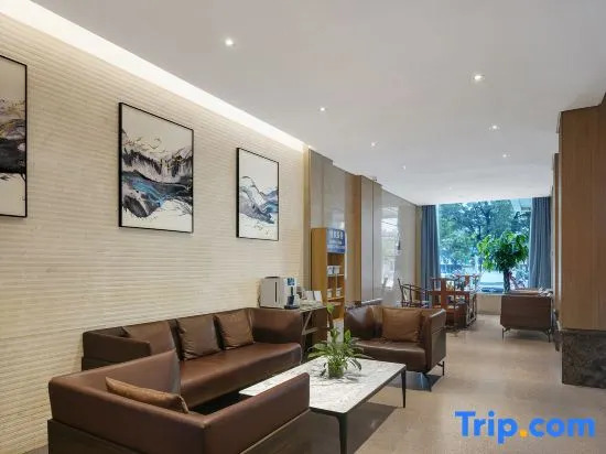 Century Star Holiday Hotel (Nanyang Beijing Avenue Branch)