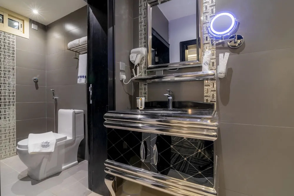 South Hotel Suites