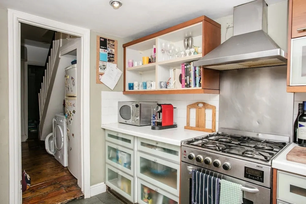 Spacious 3 Bedroom House in Clapton