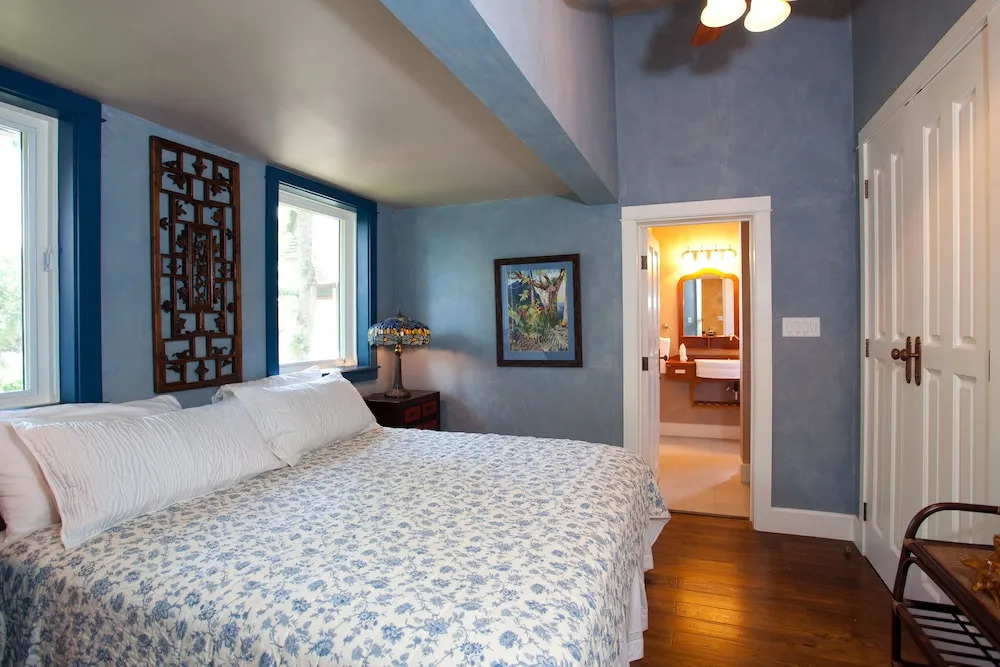Hermosa Cove Villa Resort & Suites