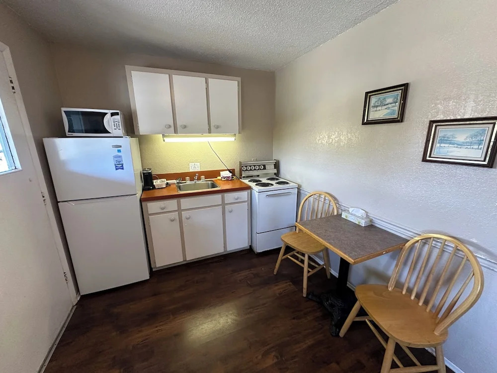 Island West Resort-Motel