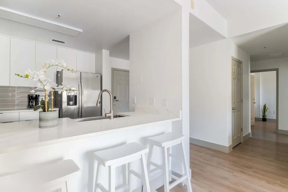 Luxury Central Apartment with Gym