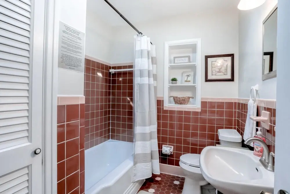 Beachside Snowbird Escape With Fenced Yard & Washer/dryer - Walk to Beach Access