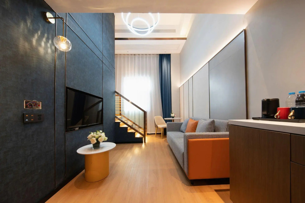 Jinglai Hotel Light Luxury - Daning International Shanghai Business School Branch