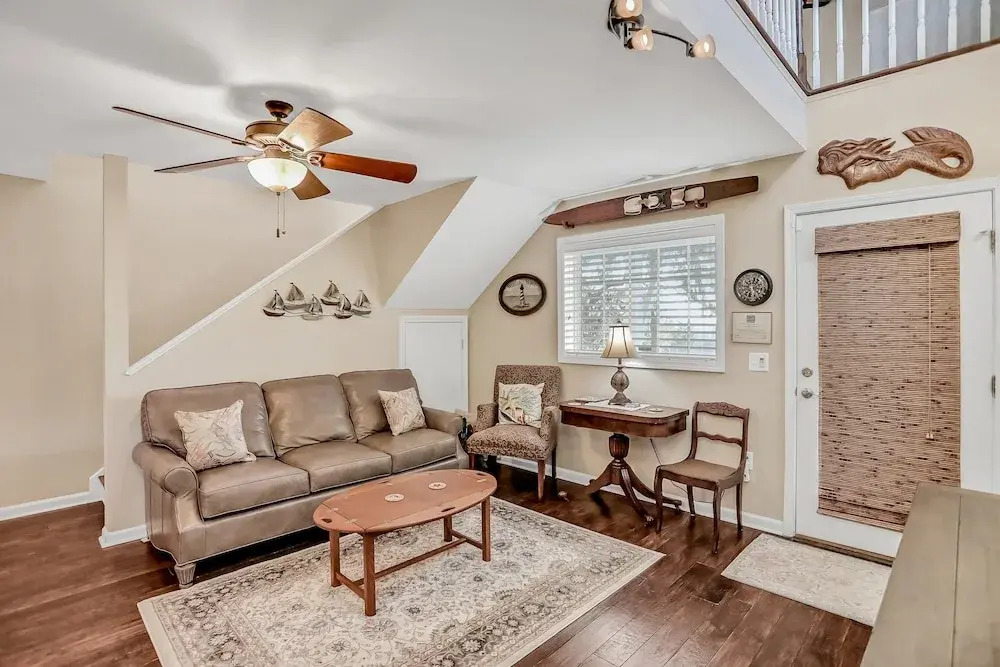 Inviting Waterfront Cottage With Balcony, Firepit, Marsh Views, & Washer/dryer