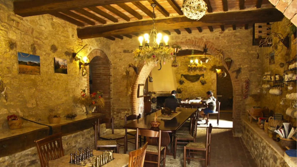 Imposing Villa With 5 Apartments Ideal for Groups Pool -aia Vecchia