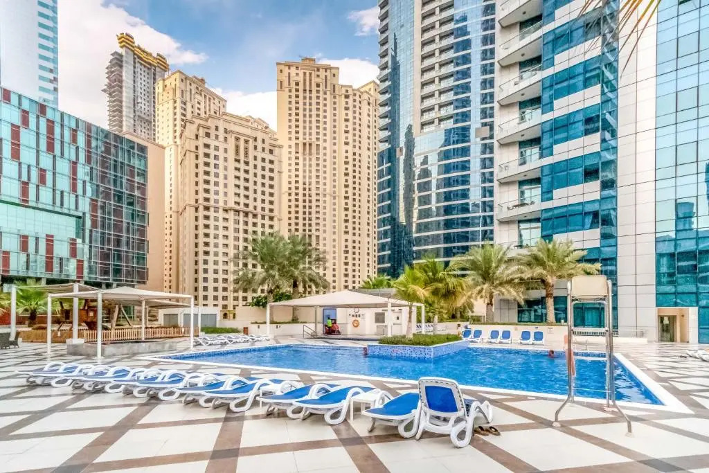 Quintessential Quarters - Breathtaking 29th Floor Views
