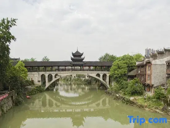 New World Hotel (Jishou Municipal Government Ganzhou Ancient City)