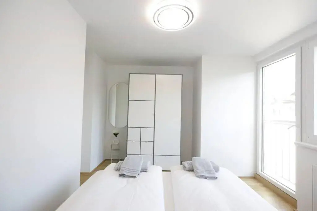 Charming Flat & Balcony near CentralStation Apt15