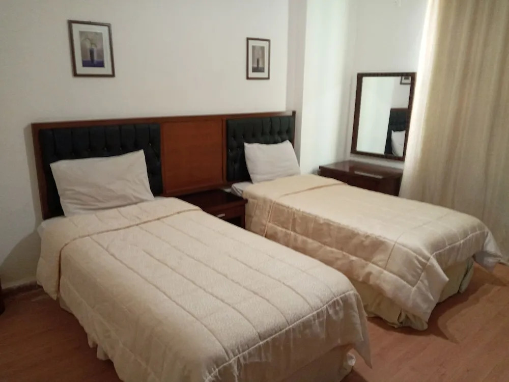 Seleen Hotel Suites