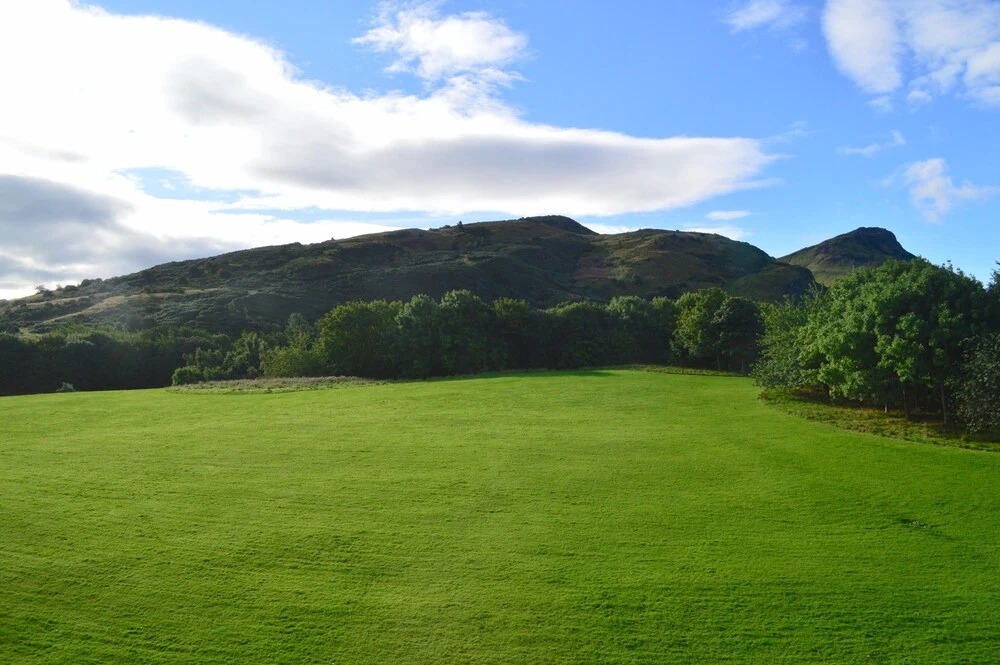 2 Bedroom Flat With Views of Holyrood