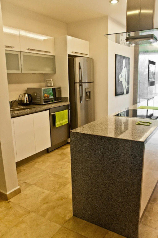 DC 2201 -  2 BEDROOM + NEAR BEACH + STEPS from 5th AV. - Apts